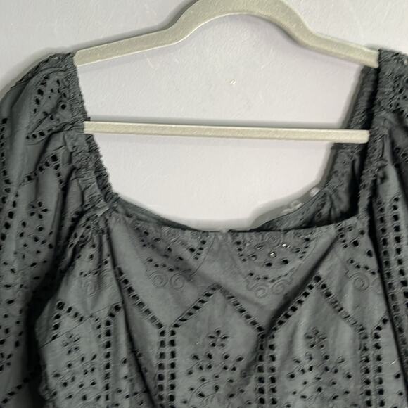 Urban Outfitters Black Eyelet Square Neck Piff Sleeve Top Exposed Zipper Sz M - Picture 3 of 9
